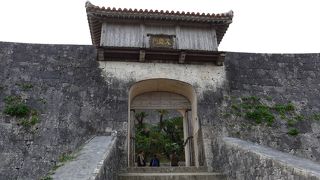 世界遺産「首里城」の久慶門