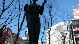 待ち合わせには不向きです