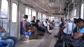 日本の車両を転用しており快適