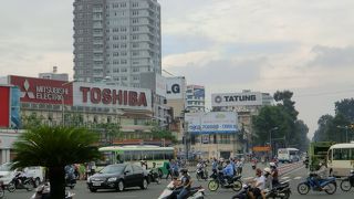 ベンタイ市場から徒歩5分の美術館