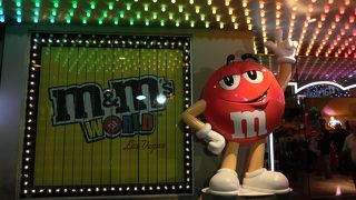 安くないです。