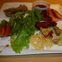 夕食，ブッフェです。