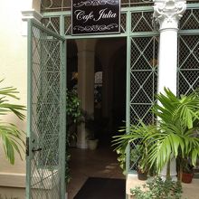 カフェ ジュリア 入口