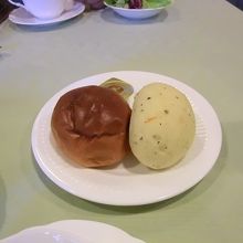 自家製パンは温めてありふかふか