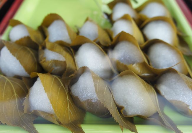 時々こんな桜餅があるのですが