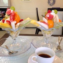 フルーツパフェ
