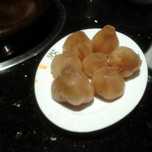 ニンニク丸ごとの漬物。これもいけてる