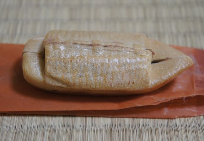 船の形をした大胆な最中。楽しい最中です