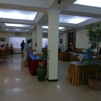 こじんまりとしたレストランですがブッフェでした