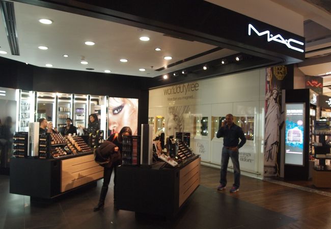 MAC (ヒースロー空港第3ターミナル店)