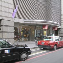 こちらが博物館の正面入り口になります