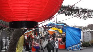 ちょっとさみしいかなぁ・・感じ。有名・歳の市