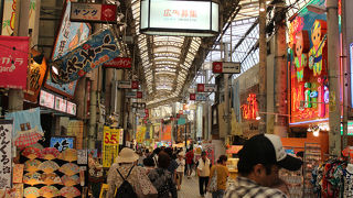 賑やかな買い物通り