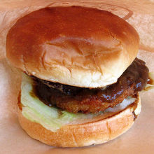 サクッ、うま！ポークカレーバーガー 