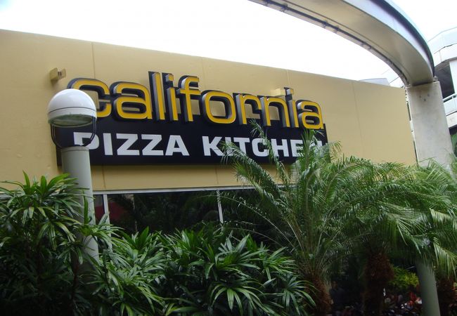 カリフォルニア ピザ キッチン (パールリッジセンター店)