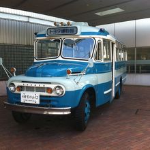 いきなりボンネットバス！