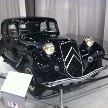 シトロエン11B。この時代にFF車です！