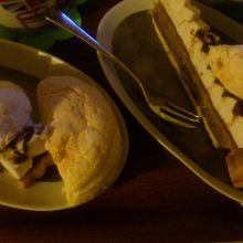 ケーキを家で盛り付けました。