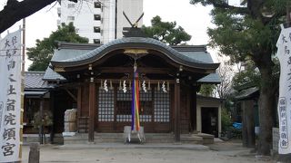 一帯は都市型公園のように整備されいて