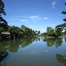 右奥が蓬莱島。
