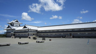 菱櫓などが近くで観察できる。