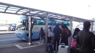 成田発の東京シャトル