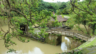 首里城の北、円鑑池の中にある