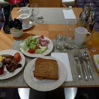朝食　急いでいたのであまりたくさん食べなかった