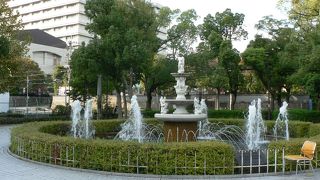 一代で財閥を築いた大倉喜八郎が神戸市に寄贈した大倉山（おおくらやま）の大倉山公園