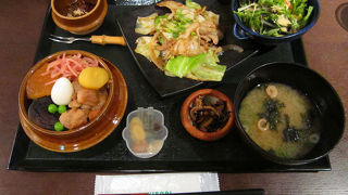 峠の釜めしがレストランで食べられる。