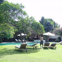 開放感のあるプール　貸切状態です