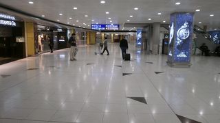 香港国際空港でお買い物を利用される方へ、深夜便利用の方はお早めに！