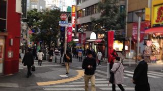 年中賑やかな繁華街