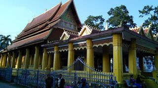 学校のあるお寺です