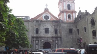 イントラムロスで中を見学できる教会