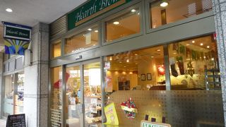 駅前でパンとコーヒーをイートインで♪