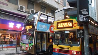 壮観な二階建てバス