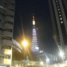 神谷町駅を出てすぐ