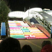 階段を利用した３Ｄプロジェクションマッピングショー 。