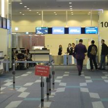 羽田での搭乗口は105番。一番端です。