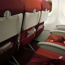 シートピッチはこんな感じ。