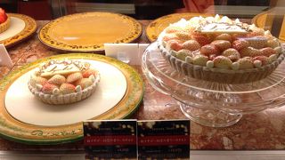 クリスマスケーキを買いました。