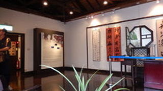 露天温泉のすぐ隣の立派な邸宅