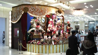 名古屋駅直結でいつでも賑やかな駅ビルデパート