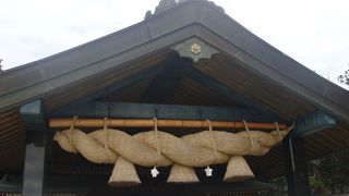 広く荘厳な神社でした