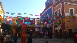 カラフルな町を散策