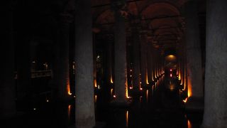 幻想的で溜息の地下宮殿