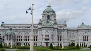 白亜の旧国会議事堂