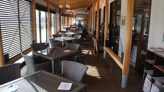 飲食もできるようで、立派です