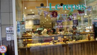 リーズナブルなベーカリー。